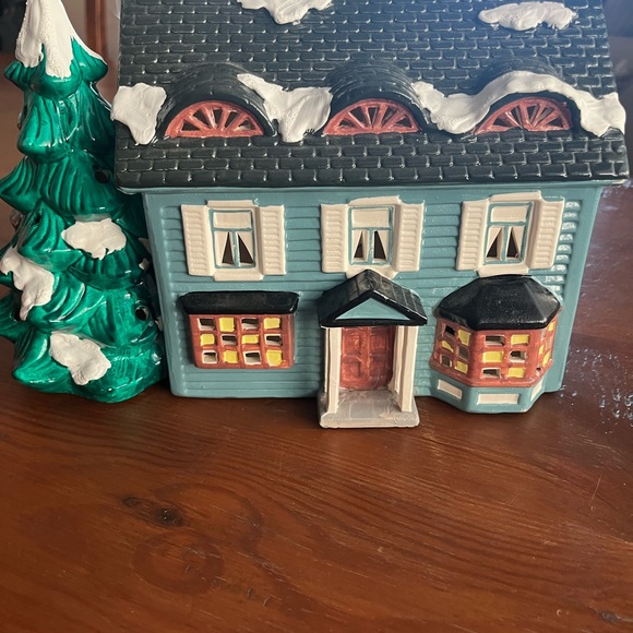 Dept 56 Snow Village Blue Springfield House with tree 1987 Retired 1980’s - Picture 8 of 11